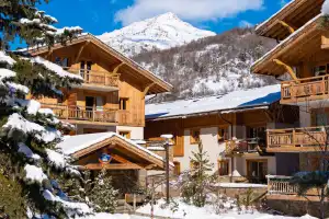 LE HAMEAU DU ROCHER BLANC