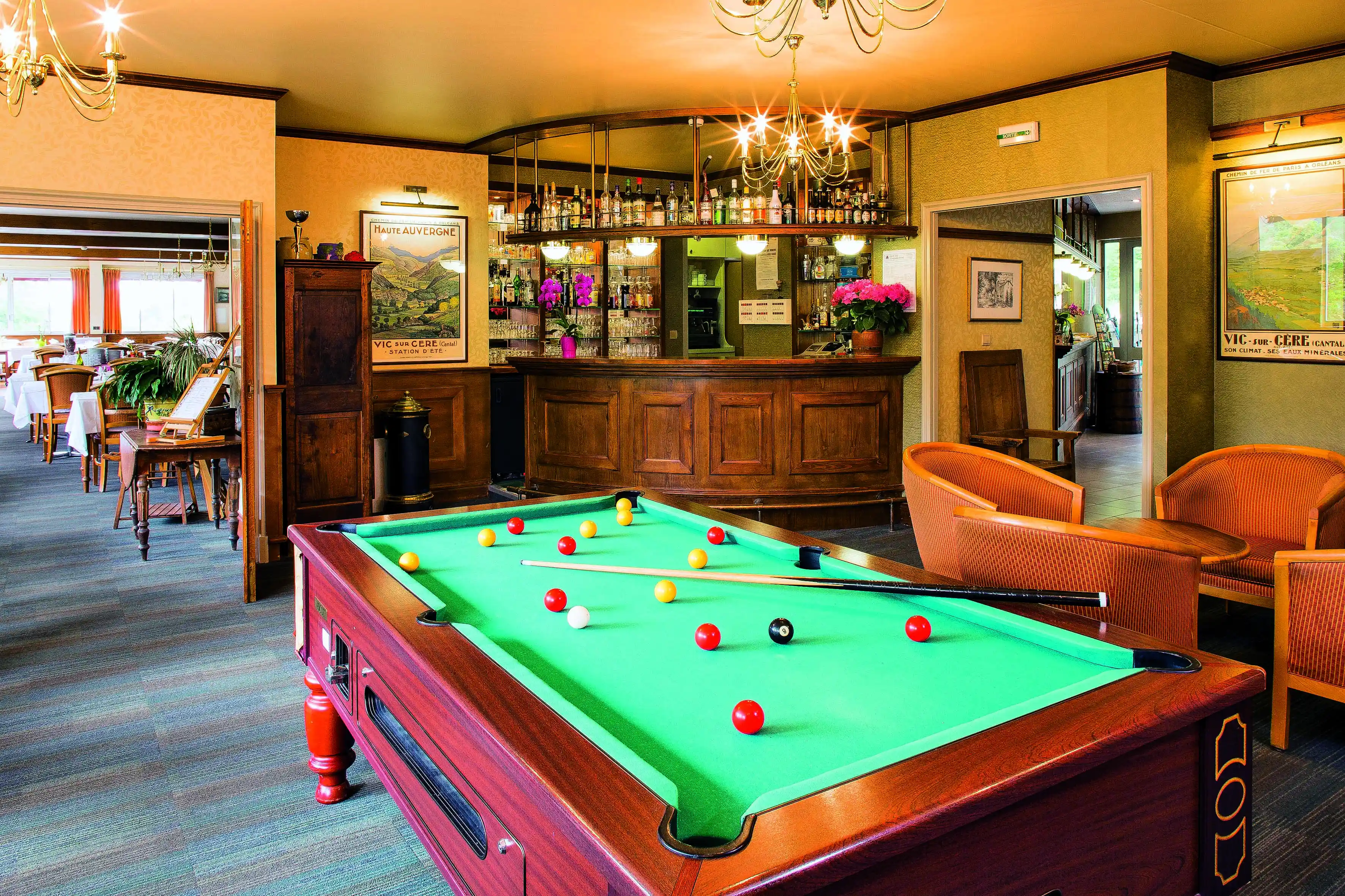 Lagrange Vacances®  - Vic-sur-Cere - Hotel le Family